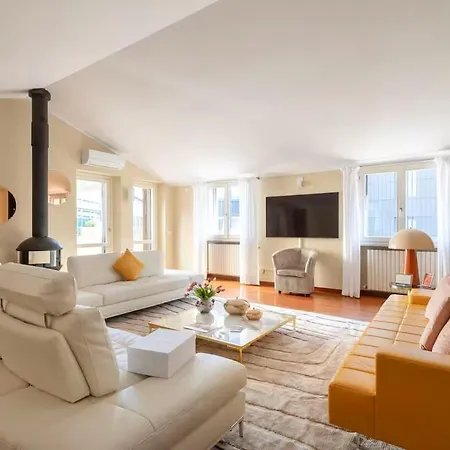 Apartment 4 Bedroom Apartament With Terrace-duomo View *