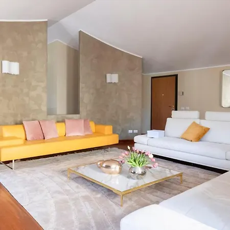Apartment 4 Bedroom Apartament With Terrace-duomo View