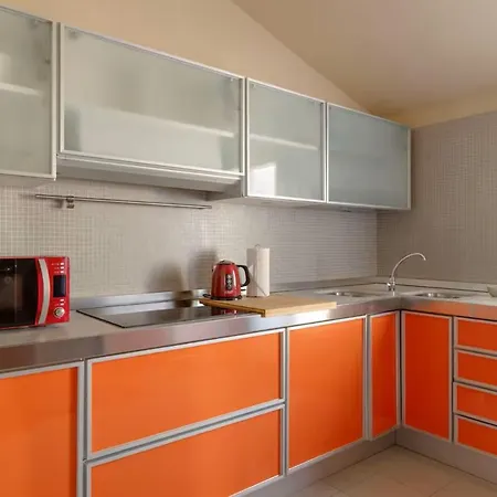 Apartment 4 Bedroom Apartament With Terrace-duomo View Milan