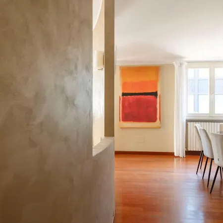 Apartment 4 Bedroom Apartament With Terrace-duomo View